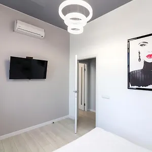  Апартаменты Leogrand Vip On Pidhirna 3