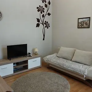  Апартаменты Family In